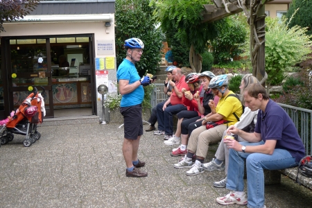 28.08.11 Eis bei einer Pause auf dem Rückweg in Rodgau-Dudenhofen