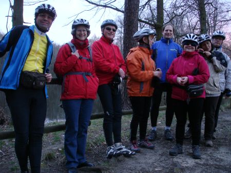 26.03.14 Unsere Gruppe an einem Teich nahe des Patershäuser Hofs