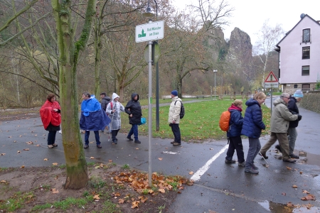 21.11.15: Unsere Gruppe beim Wandern, hier in Bad Münster am Stein.