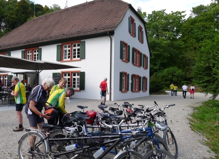 Nach dem Essen im Liliental gehen wir uns die Vegetation ansehen.