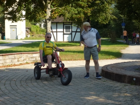 Auf 3 Räder können auch unsere blinden Mitglieder selbstständig fahren.