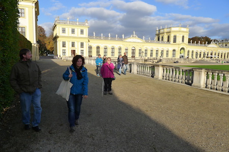 Spaziergang in der Karlsaue, im Bild die Orangerie.