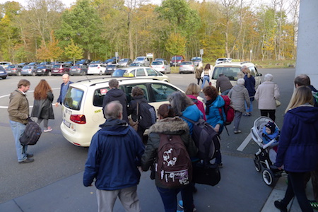 ...um dann doch mit 2 TAxis zum Bahnhof zu fahren.