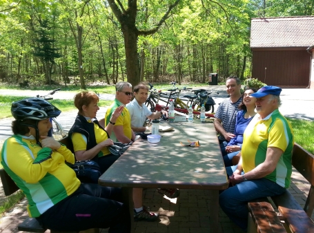 Unsere Gruppe beim Picknick auf der Liebfrauenheide.