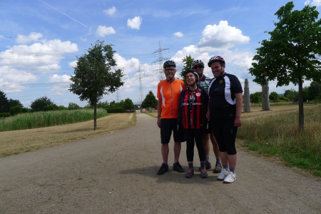 Im Ziegeleipark Kriftel mit tollem Blick auf die Skyline.