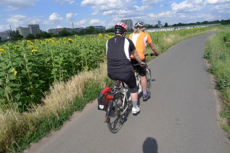 Oberräder Kräuterfelder, Blick auf Offenbach.