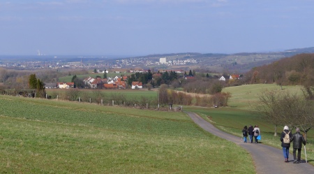 Bei der Wanderung bergab wieder dieser tolle Blick in die Ferne.