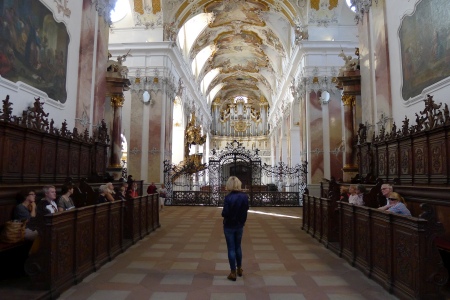 Führung mit Orgelspiel in der wunderschönen Abteikirche Amorbach.