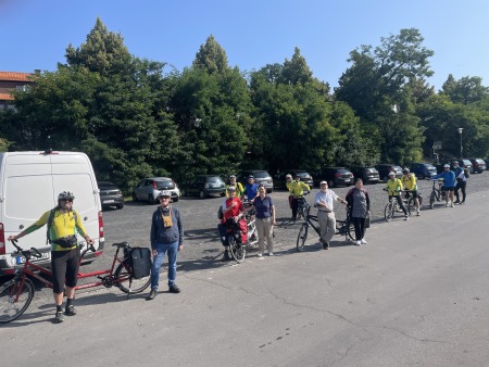 Gruppenbild vor der Abfahrt in Fulda (Parkplatz Ochsenwiese).