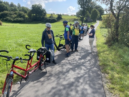 Kurze Halt auf dem Fulda-Radweg.